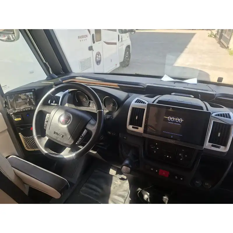 AUTOSTAR PASSION i693LC LIFT - 69.000 Eur (TVA INCLUS) - VEHICUL UZAT