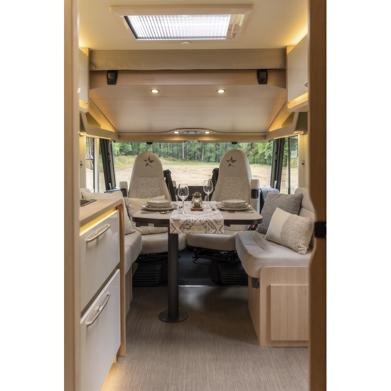 AUTOSTAR NAEOS i745LJ - 92.665 Eur (TVA INCLUS)